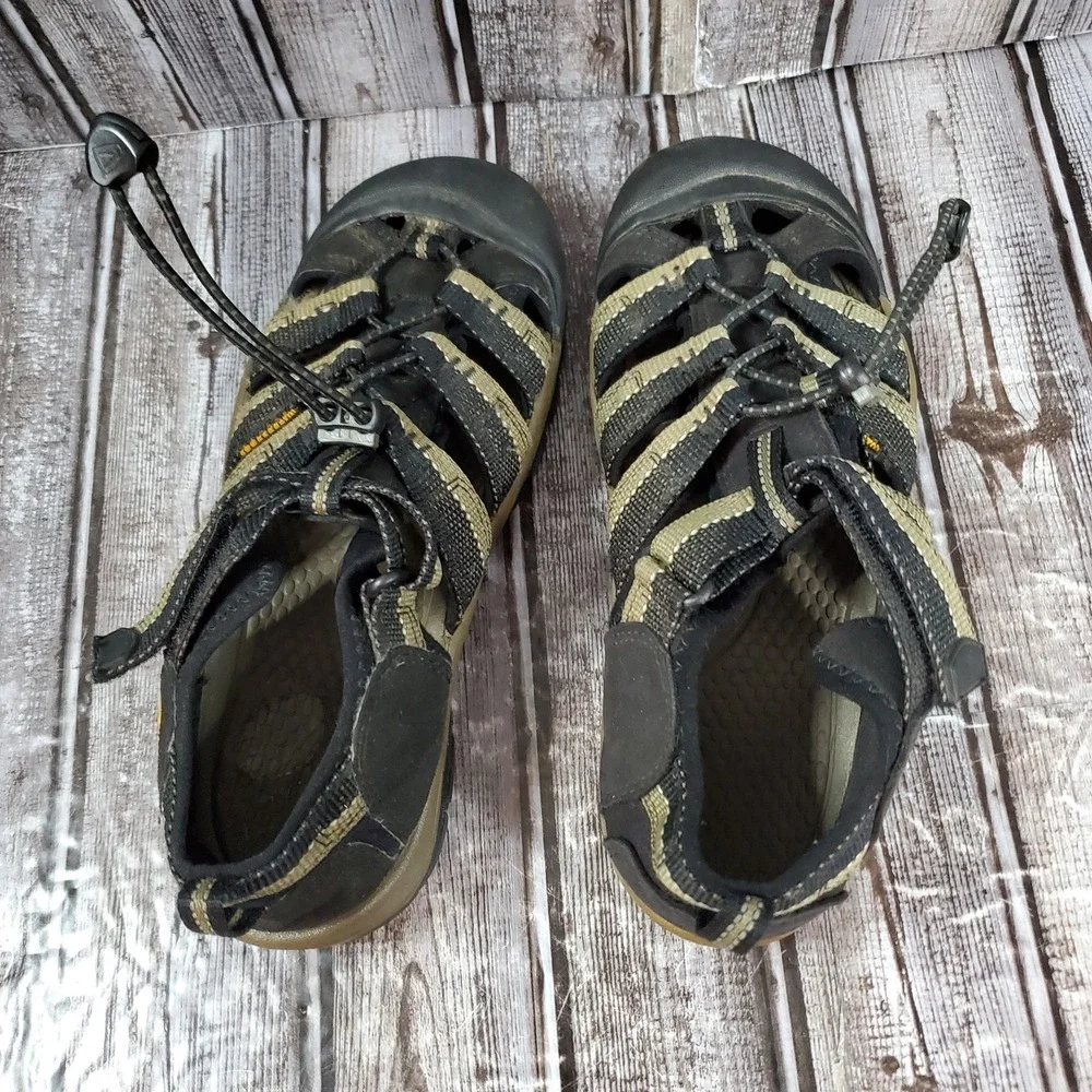 Keen Big Kid Newport H2 Sandal Black Tan Waterproof Hiking Shoes Unisex Size 5